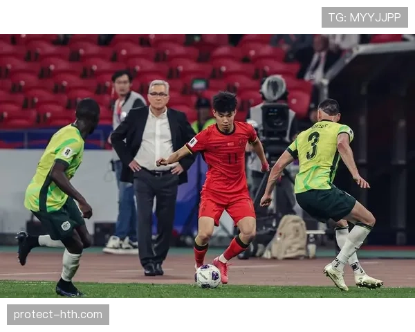 足球新星成绩榜揭晓：年轻球员展现持续提升的潜力与竞争力