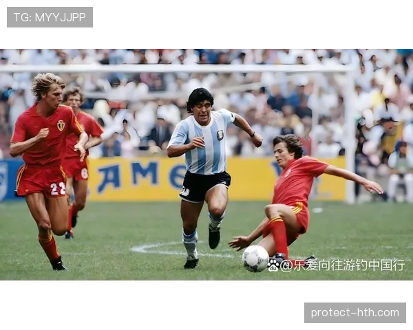 足球新星实力持续提升,近期表现稳健备受期待 足球新星实力持续提升,近期表现稳健备受期待